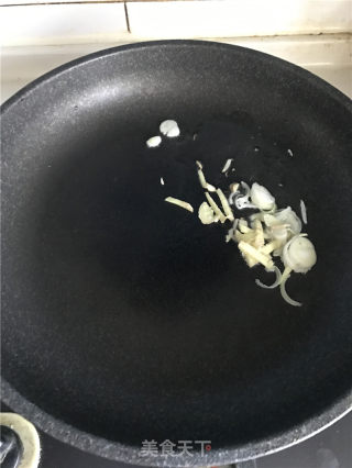 醋溜银芽的做法步骤：3