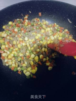 葱油饼饼底牛肉披萨的做法步骤：2