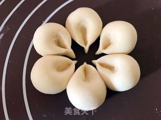 花朵馒头的做法步骤：10