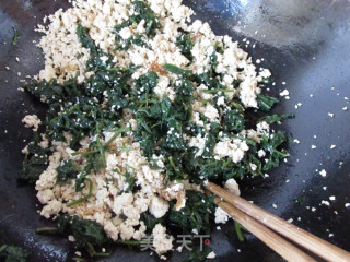 枸杞苗炒豆腐碎的做法步骤：6