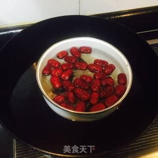 红枣桂圆银耳羹的做法步骤：2
