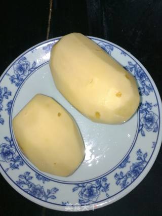 椒盐土豆片的做法步骤：1