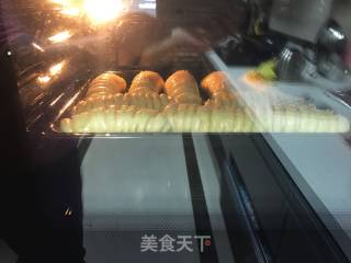 热狗毛毛虫的做法步骤：8