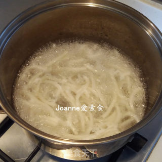 花生酱拌乌冬面的做法步骤：1