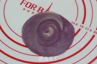 层次分明，酥得掉渣——紫薯酥的做法步骤：11
