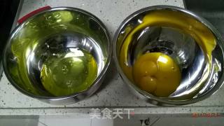 抹茶红豆瑞士卷（参考份量：1条）的做法步骤：1