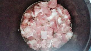 土豆炖排骨的做法步骤：1