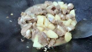土豆炖排骨的做法步骤：5
