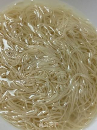 笋片浇汁面的做法步骤：11