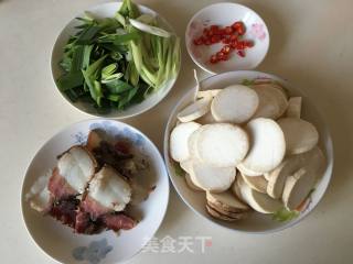 腊肉炒杏鲍菇的做法步骤：1