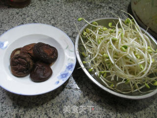 香菇炒黄豆芽的做法步骤：1