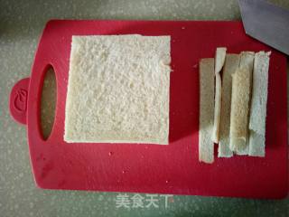 面包鸡蛋卷的做法步骤：2