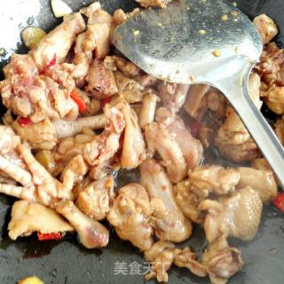 红烧童子鸡的做法步骤：3