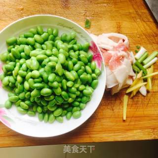 干煸毛豆的做法步骤：1