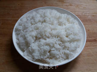 虾仁鸡蛋炒饭的做法步骤：2