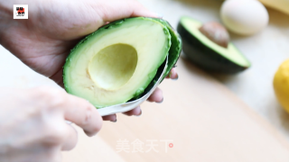 快手早餐——牛油果培根三明治的做法步骤：3