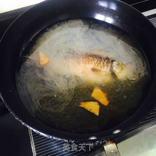 香浓鲫鱼汤的做法步骤：6