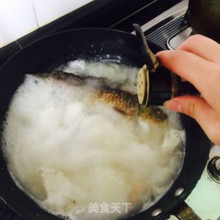香浓鲫鱼汤的做法步骤：7