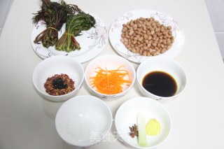 ＃春食野菜香＃果仁香椿的做法步骤：1