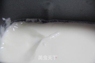 草莓酸奶的做法步骤：2