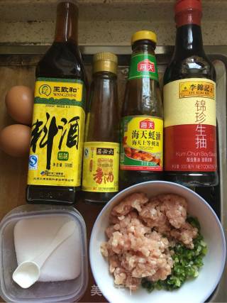鸡蛋肉卷的做法步骤：1