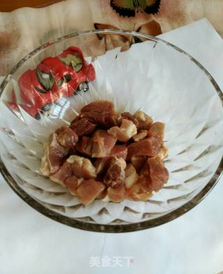 小米椒小炒肉的做法步骤：1