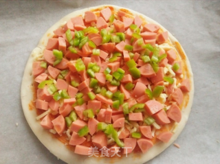 红果家菜谱之番茄芝士披萨的做法步骤：3