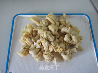 百叶结红烧肉的做法步骤：3