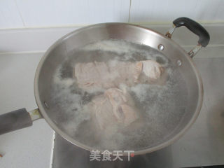 百叶结红烧肉的做法步骤：4