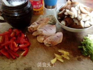 鸡翅炒鲜菇的做法步骤：1