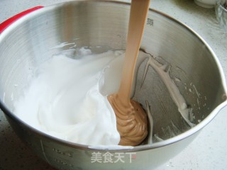 可可戚风蛋糕【6寸】的做法步骤：11