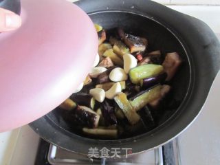 咸鱼茄子煲的做法步骤：11