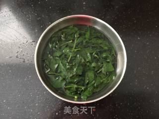 凉拌黑木耳粉丝枸杞苗的做法步骤：4