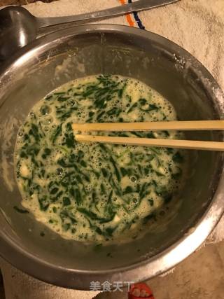 菠菜蛋饼的做法步骤：3