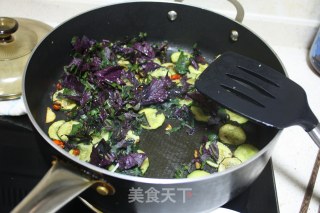 紫苏小炒黄瓜的做法步骤：7