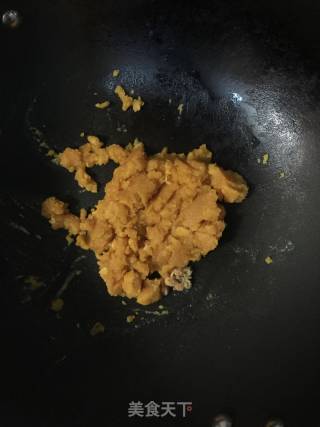 艾草蛋黄肉松青团的做法步骤：4