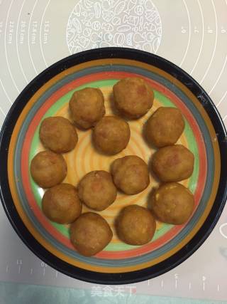 艾草蛋黄肉松青团的做法步骤：7