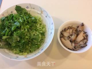 香芹鲍鱼粥的做法步骤：2