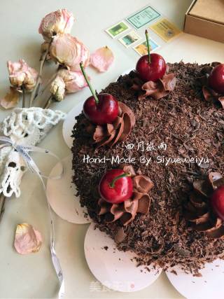 黑深林蛋糕(Schwarzwaelder Kirschtorte)的做法步骤：26