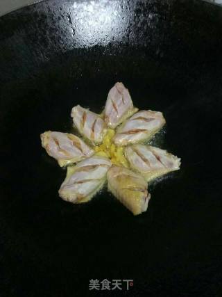 可乐鸡翅的做法步骤：1