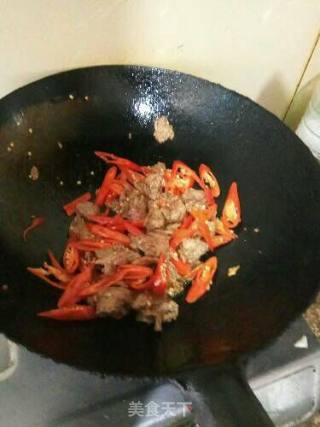 尖椒牛肉的做法步骤：6