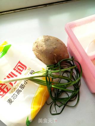 #春食野菜鲜#野葱土豆丝饼的做法步骤：1