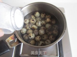 五香鹌鹑蛋的做法步骤：1