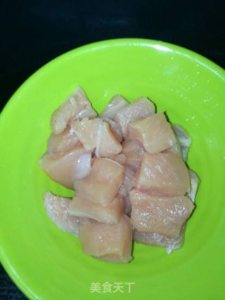香辣鸡米花的做法步骤：1