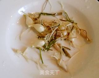 小根蒜炒油麦菜的做法步骤：2
