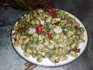 香椿炒胡豆的做法步骤：8