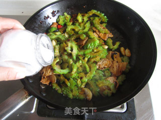 小炒苦瓜的做法步骤：8