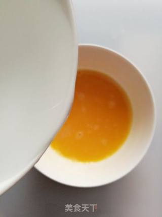 滑嫩蛋羹～宝宝辅食的做法步骤：2