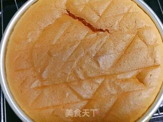 草莓戚风裸蛋糕（六寸）的做法步骤：2