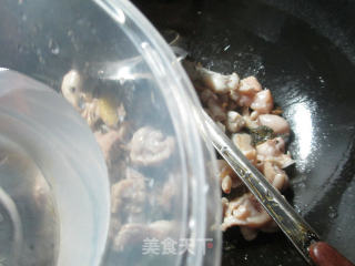 梅干菜牛蛙的做法步骤：7